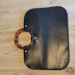 🌟Host Pick 🌟 Leather Crochet Store Amber Handle Leather Clutch